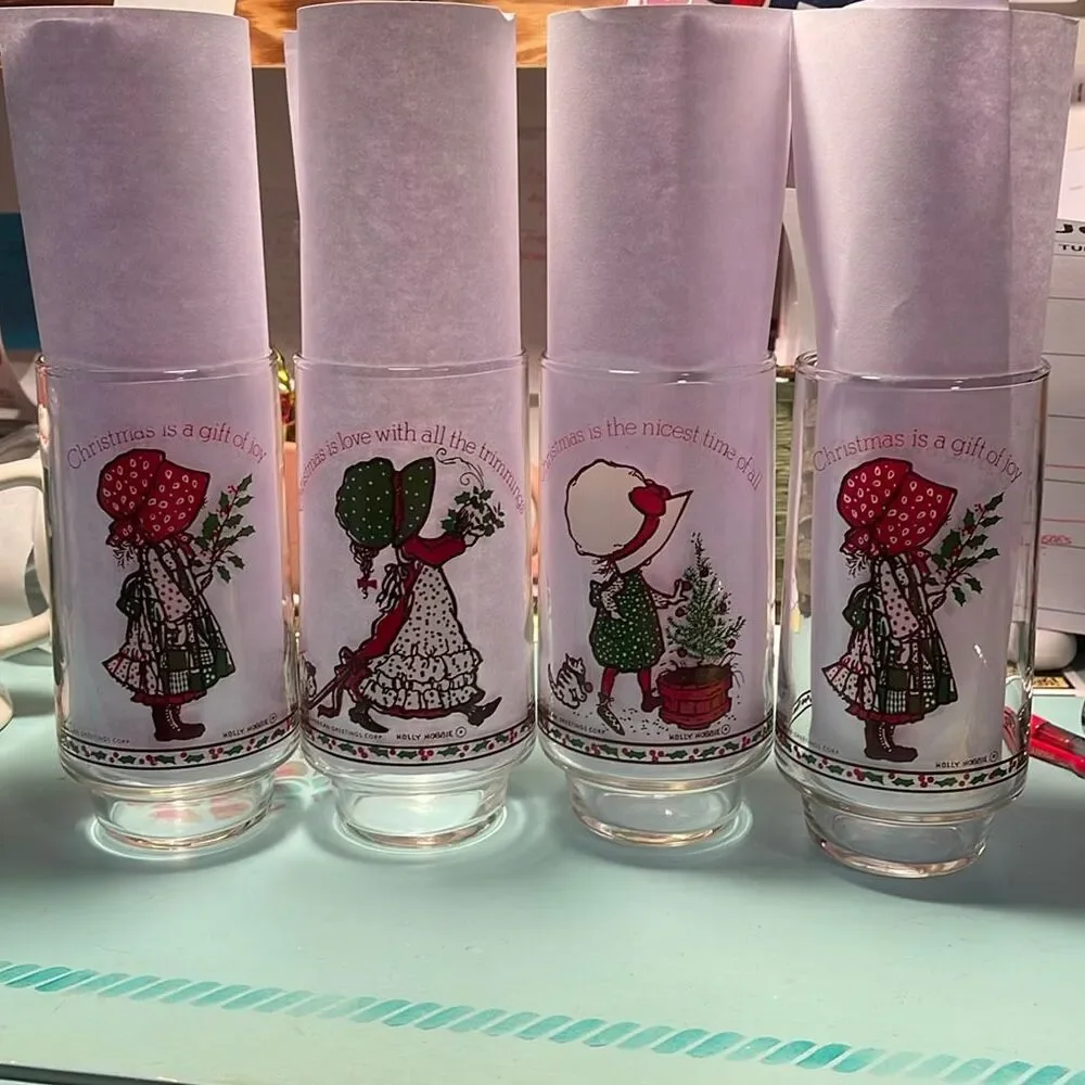 Vintage Holly Hobbie Coca-Cola 16 oz Christmas Drinking Glasses Set of 4